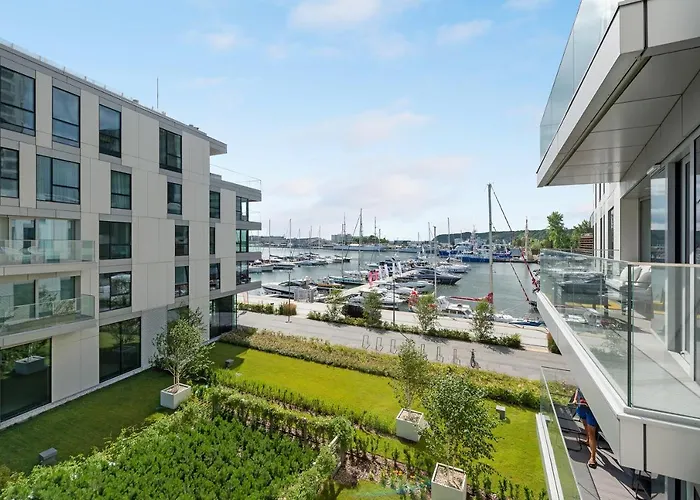 Wave - Yacht Park 2 *